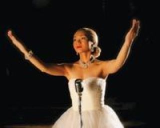 Jennifer Paz (Eva Peron)