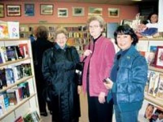 Mary Edwards shows work at two Third Street book stores