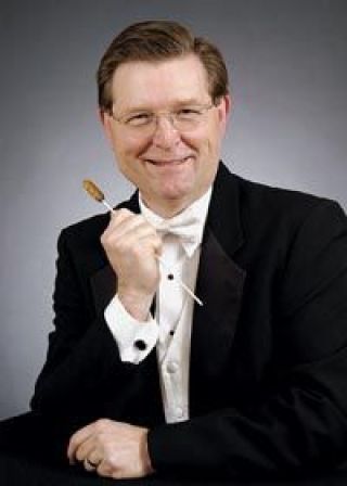 Ron Friesen conducts the Everett Symphony