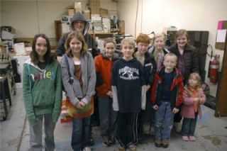 Students tours The Globe