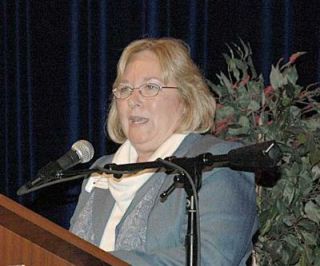 Long-time local chamber of commerce member Robyn Warren was handed the Millikan-Howard Chairmans Award.