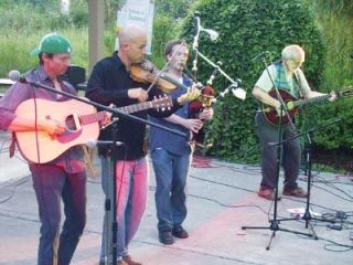 Mollys Revenge concert in Jennings Park