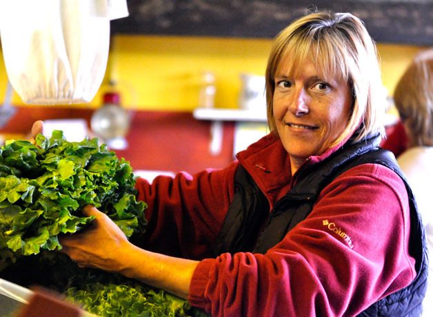 Dues Produce Barn celebrates grand opening