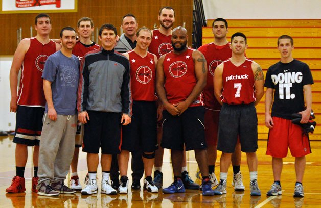 The returning Tomahawks who participated in the alumni game on Dec. 7.