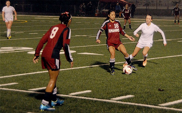 Bianca Acuario (red)