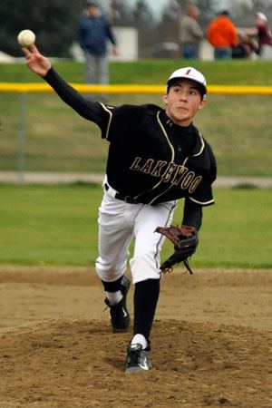 Lakewood’s Matt Seiber throws a pitch during the Tuesday