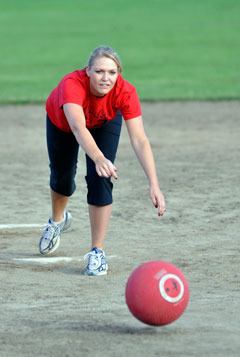 Shake N’ Bake pitcher Brittany Burt delivers a pitch during the Marysville Parks and Recreation Championship game Tuesday