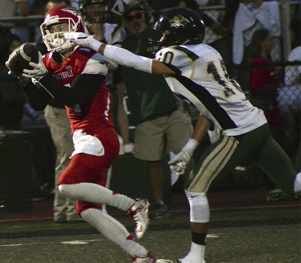 Brandon Adam/Staff PhotoMarysville-Pilchuck’s Jordan Lutton brings in a catch.