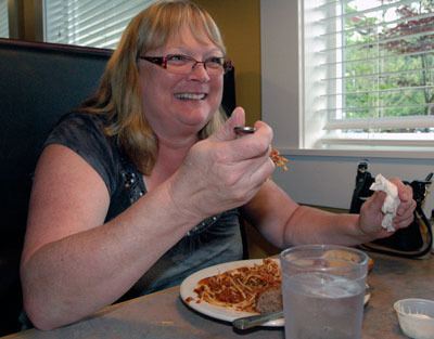 Former Arlington resident Shannon Thomson returns to help support a new playground at Haller Park by dining at Hubb’s Pizza & Pasta on May 10.