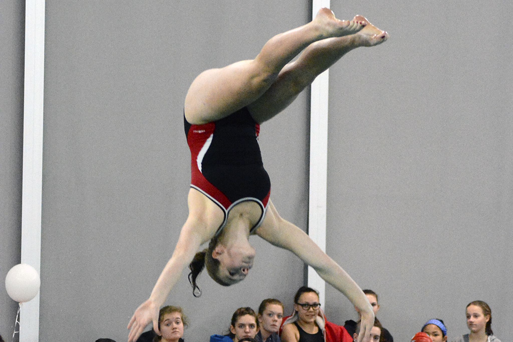 Brandon Adam/Staff Photo                                A Marysville-Pilchuck diver unfolds from pike.