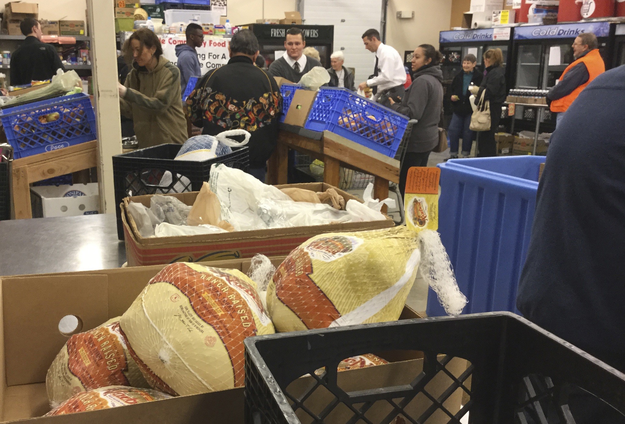 Marysville Food Bank hands out hundreds of turkeys for Thanksgiving
