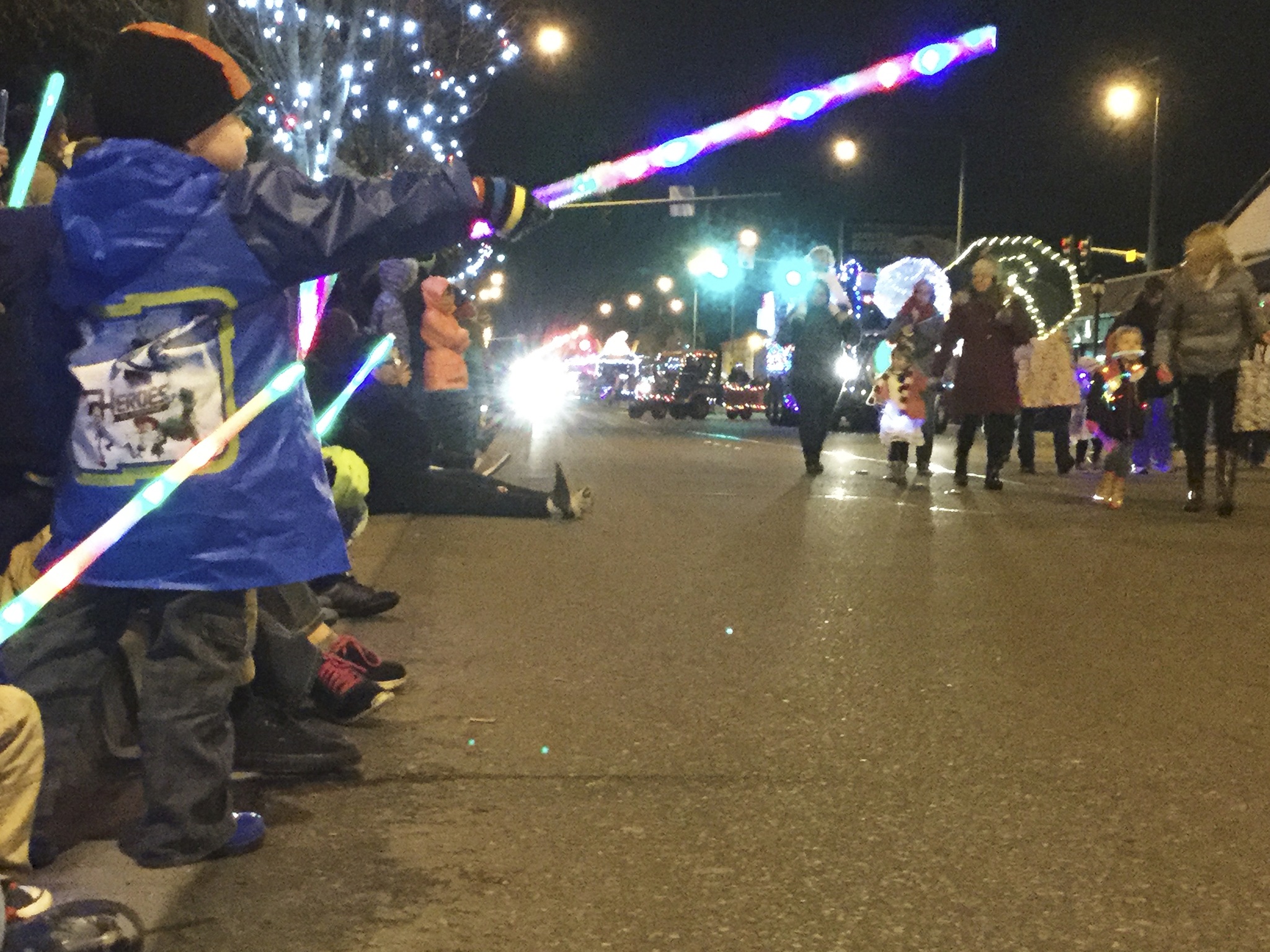 City brings holiday cheer to community with Merrysville for the Holidays and lights parade