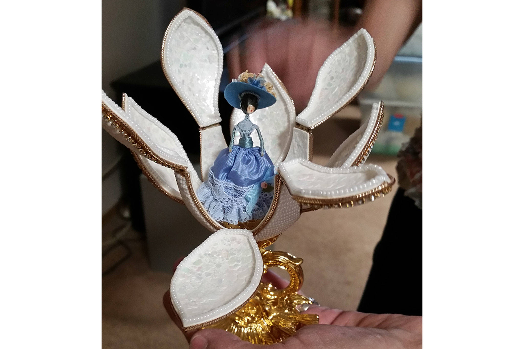 A dozen reasons to like egg art; they make it look overly easy (slide show)