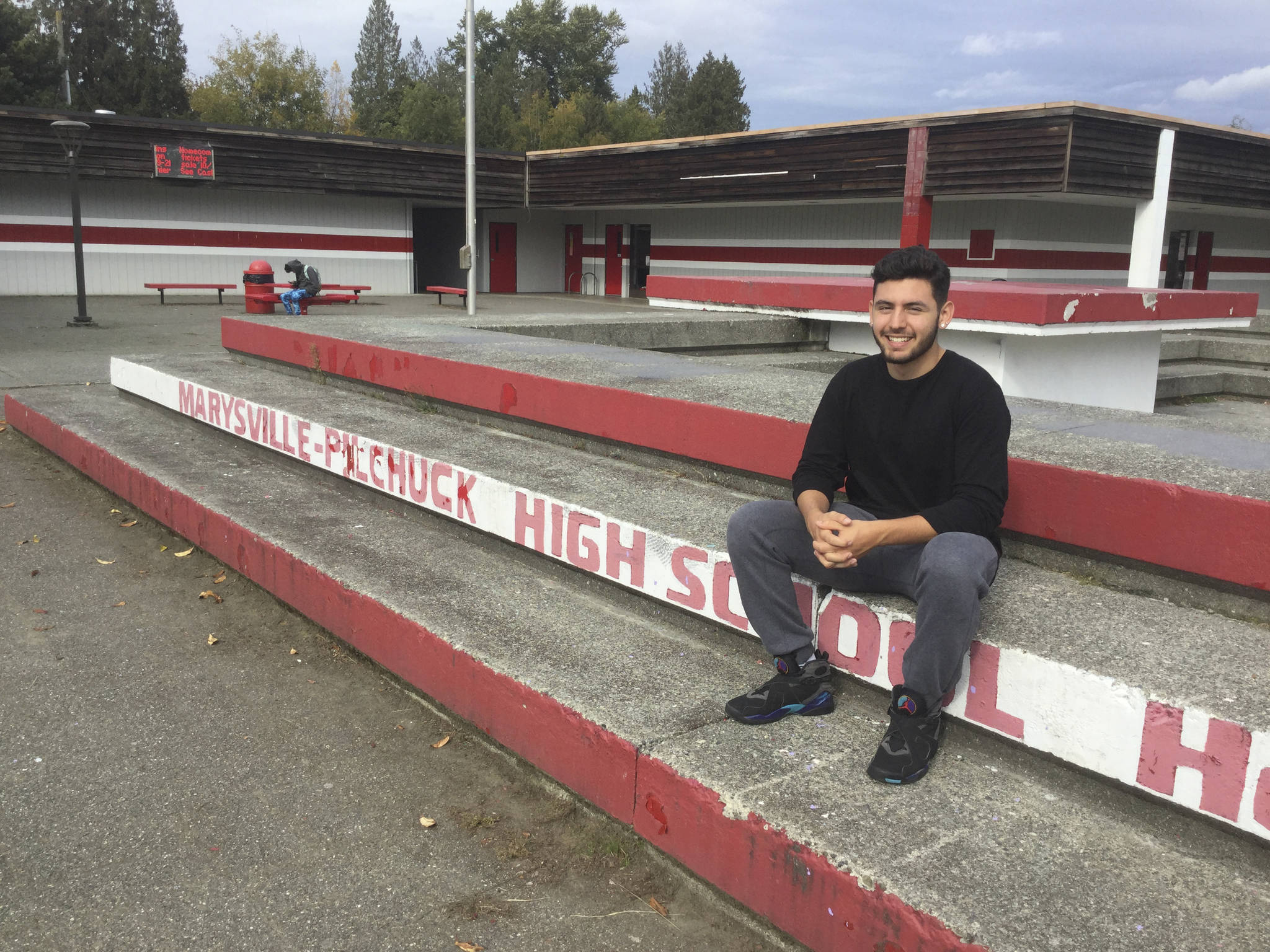 Hakuna matata - no worries: senior delivers moving speech to last class to graduate who were on campus for 2014 M-P shooting