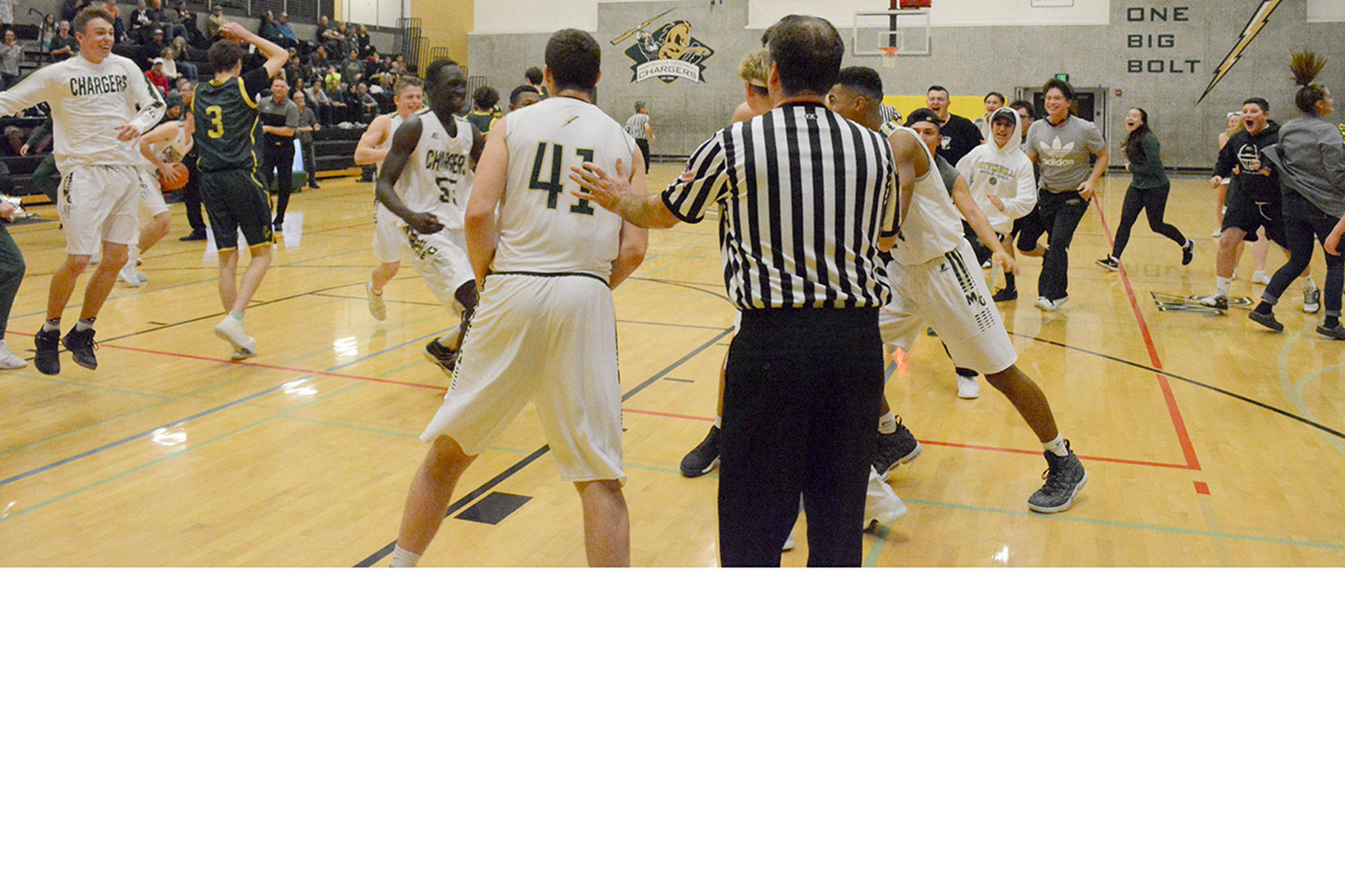 Buzzer beater the difference in MG’s win over Sehome (updated, slide show)