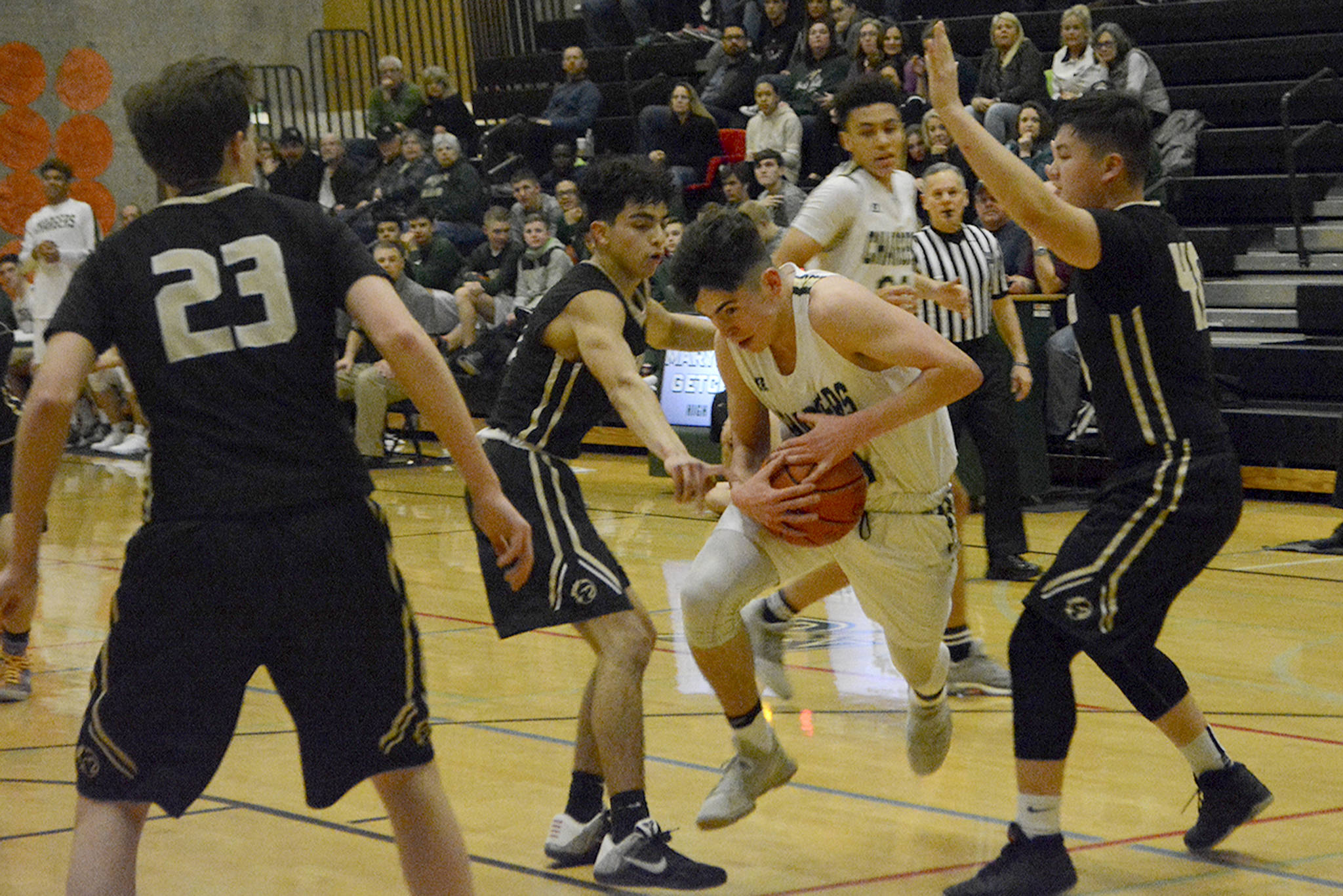 MG gets by Lynnwood; M-P demolishes Meadowdale