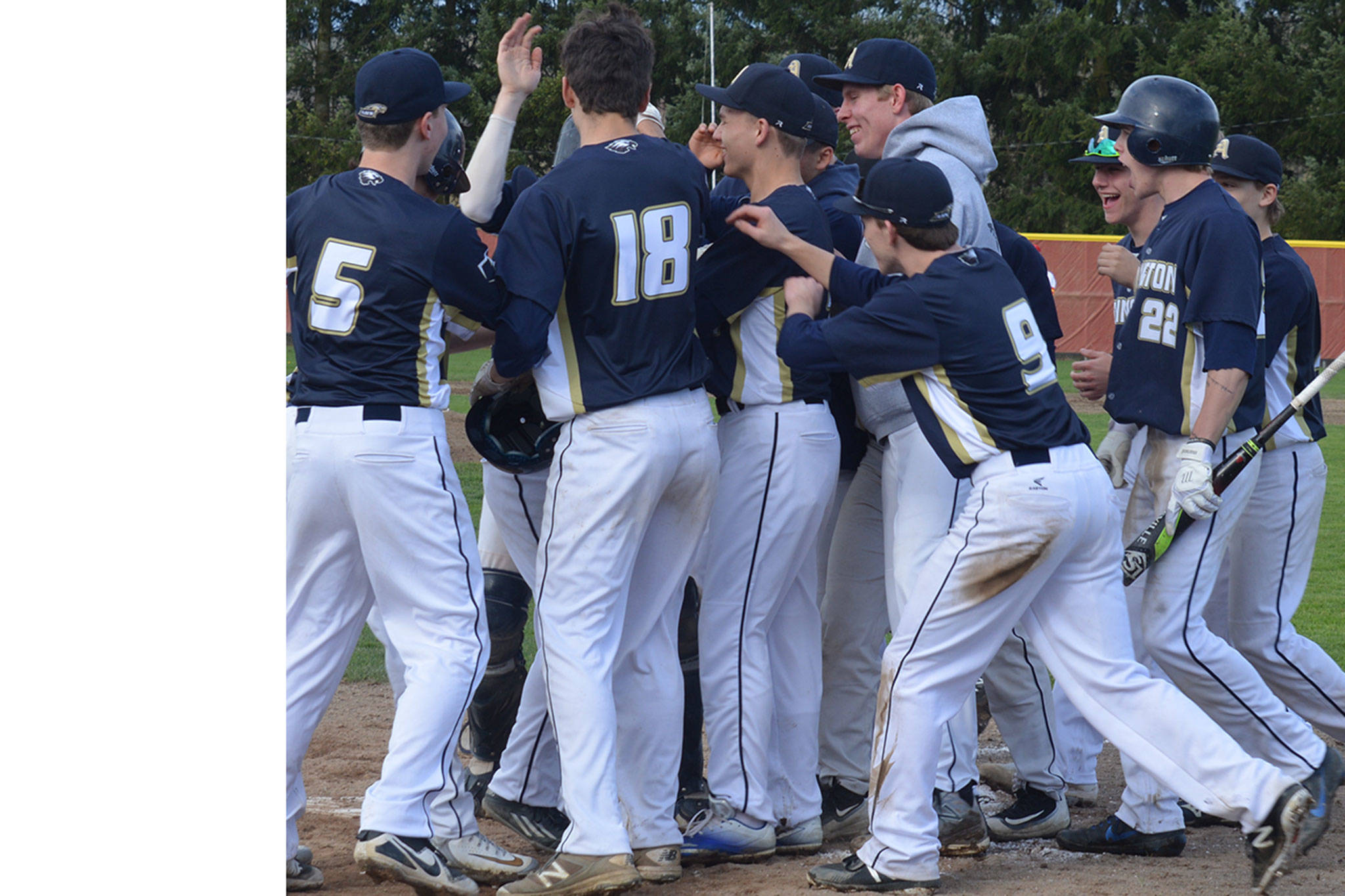 Arlington’s Owen owns M-P; Eagles also win 3-2