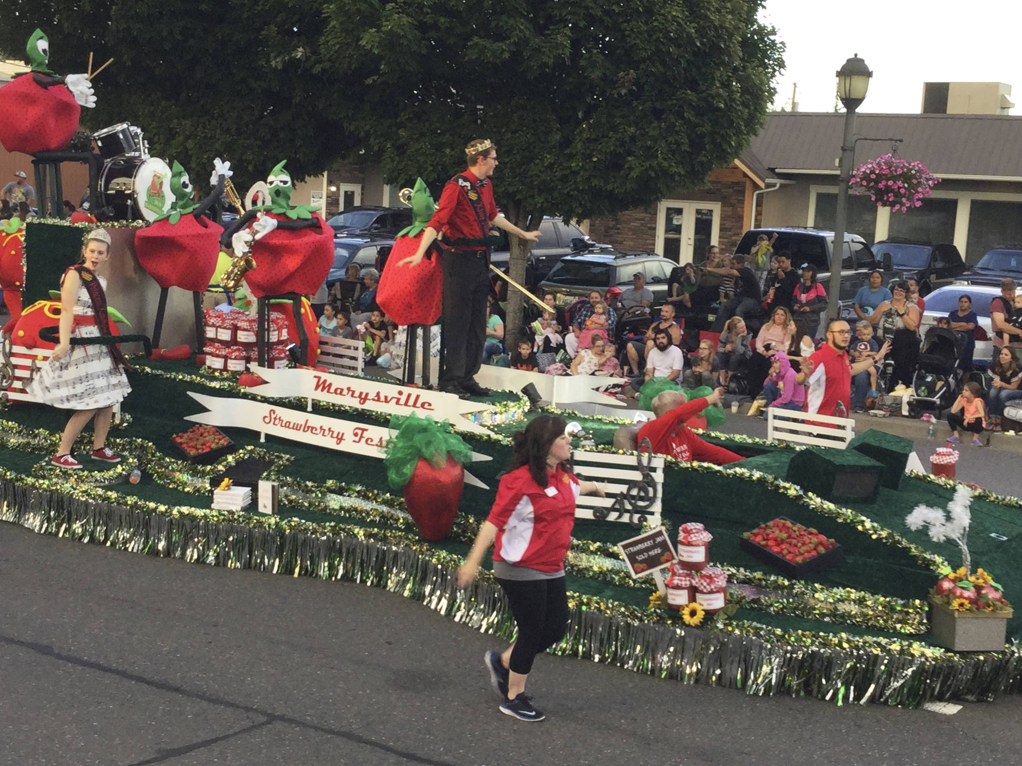 Jam-packed weeklong Strawberry Festival ends with Twilight Grand Parade (slide show)