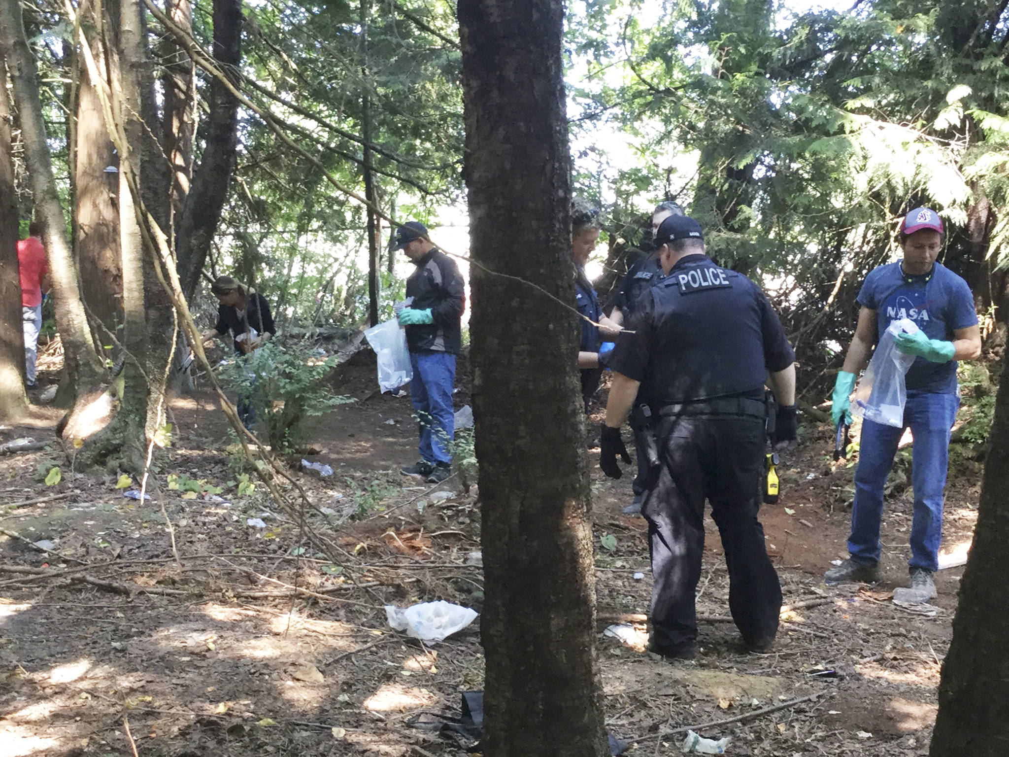 Snohomish County elected leaders team up for needle cleanup in Smokey Point