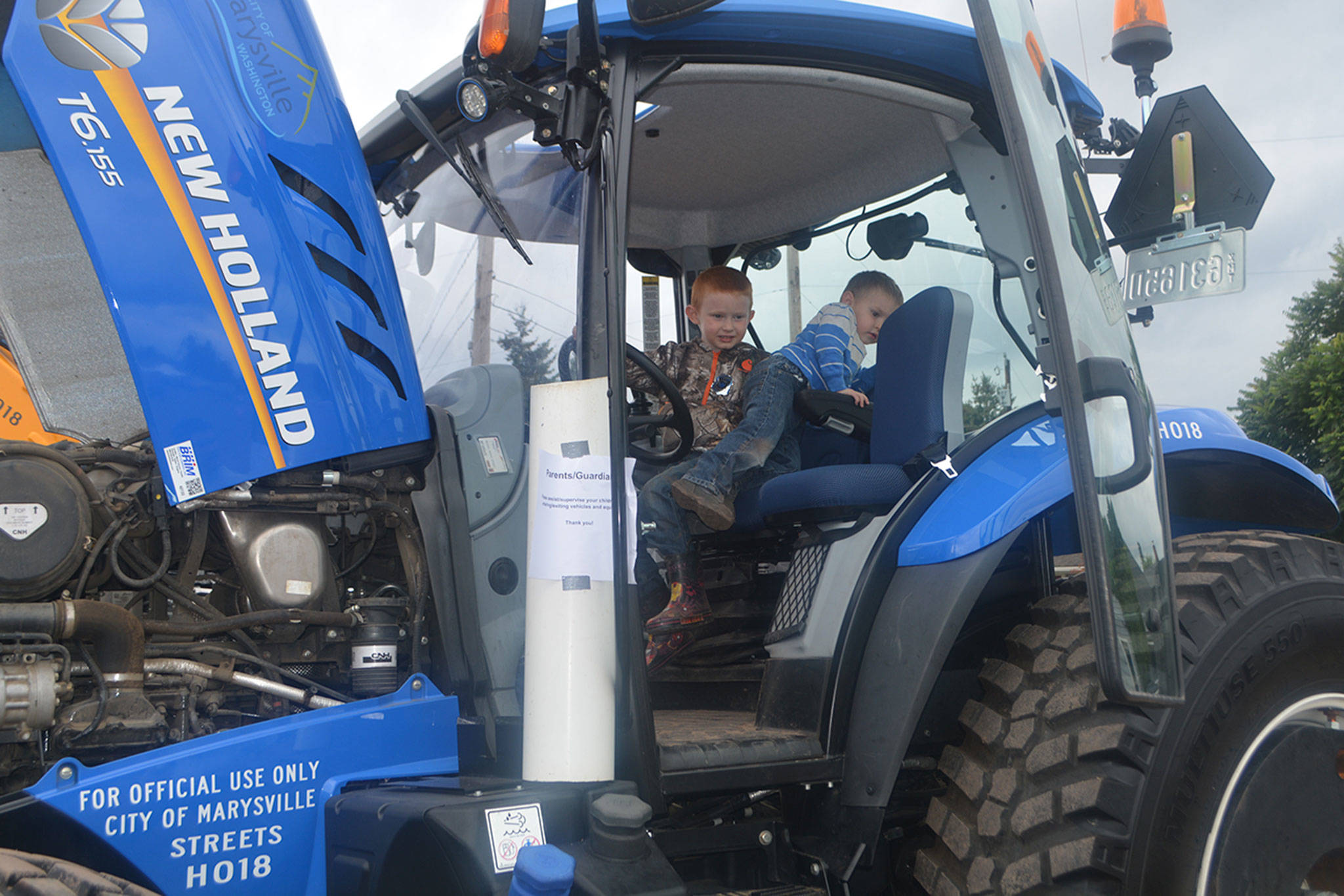 A lotta kids touch a lotta trucks at Marysville event (slide show)