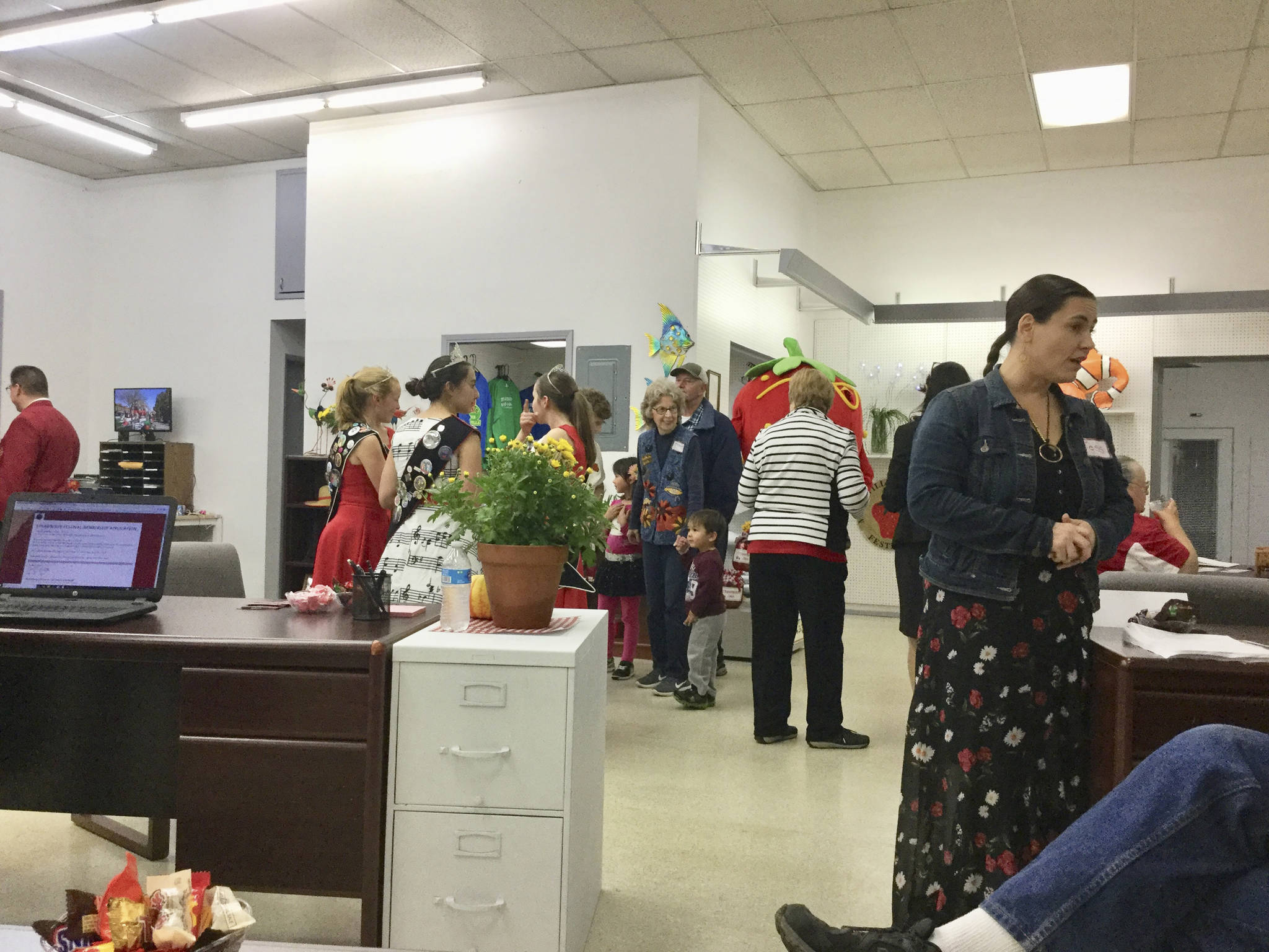 Strawberry Festival shows off new waterfront office in #MarysvilleWa