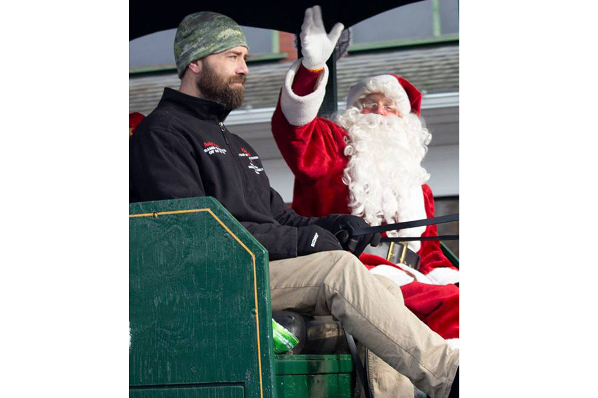 Weather outside not frightful for Arlington’s Hometown for the Holidays (slide show)