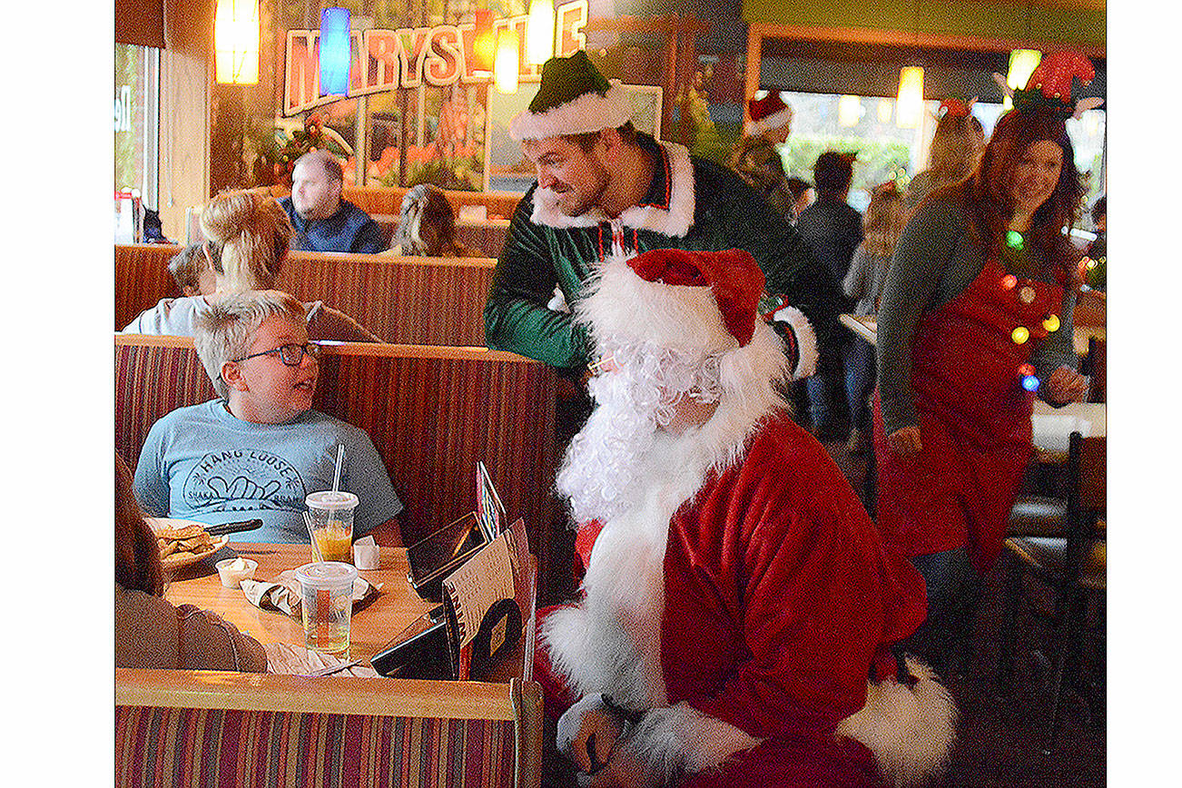 Santa breakfast raises money for Marysville scholarships