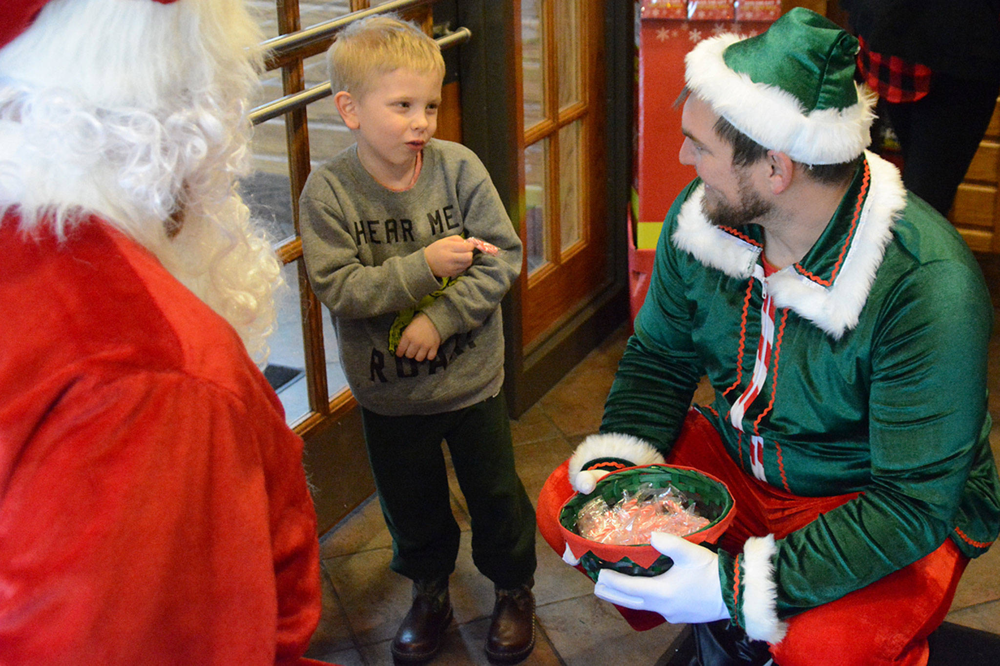 Santa breakfast raises money for Marysville scholarships