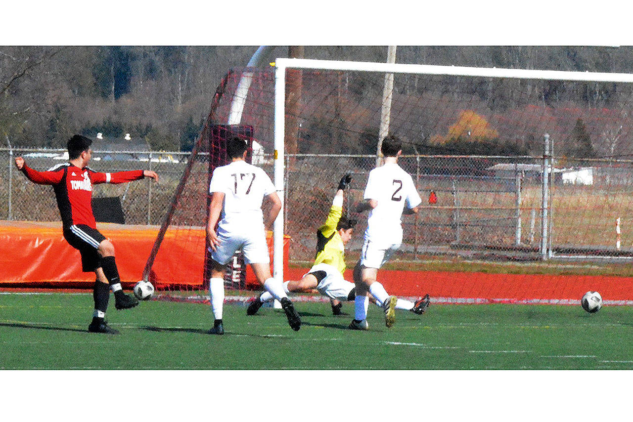M-P blanks Bellingham in boys soccer 6-0 (slide show)
