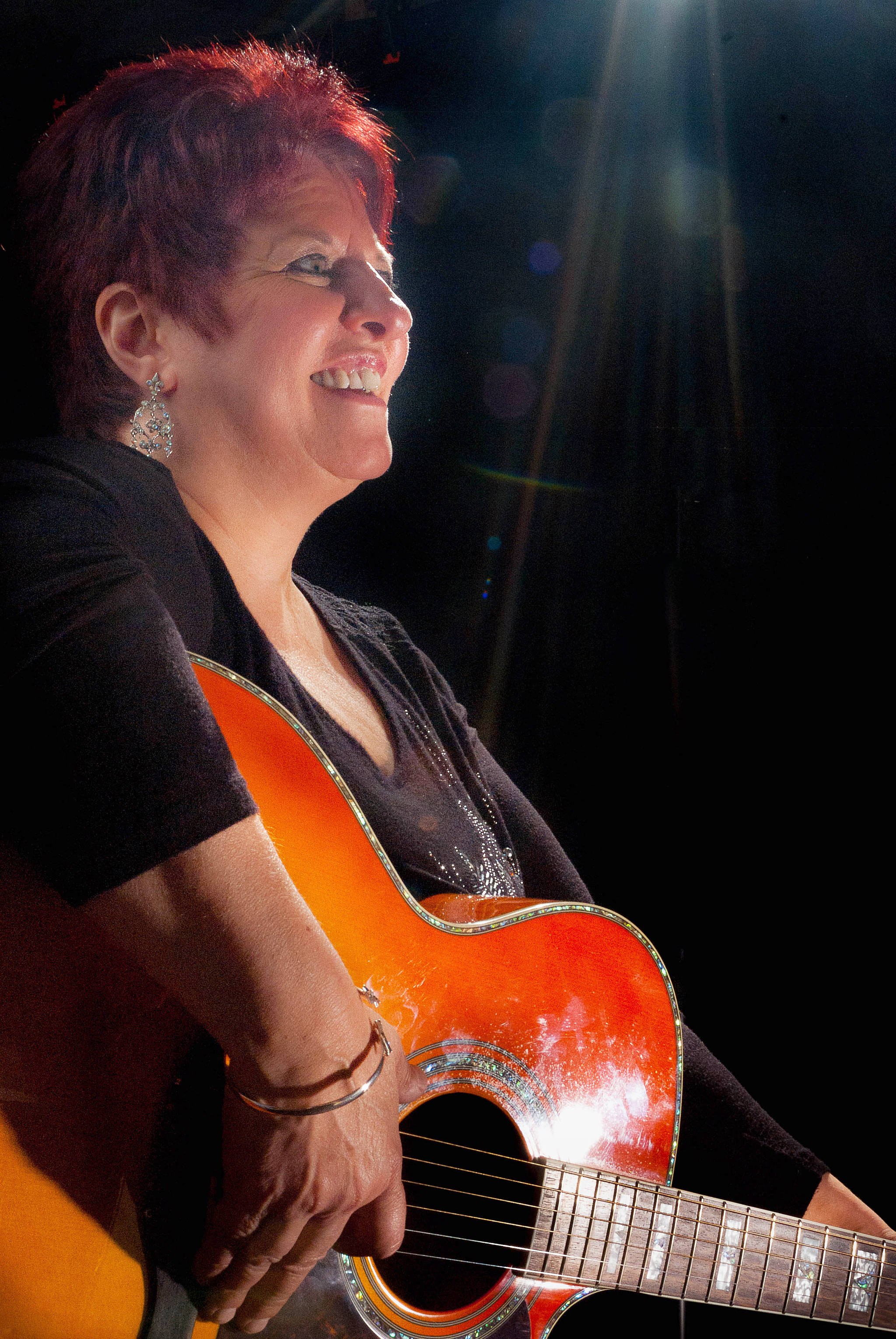 Marysville show includes duet with videos of Patsy Cline