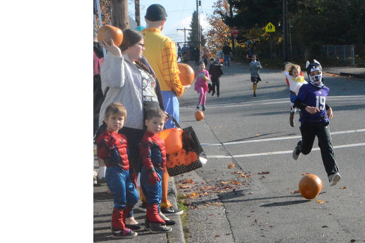 Pumpkin Roll delights kids at Hometown Halloween in Arlington
